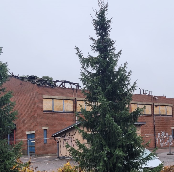 Laurinlahden koulu palaneena